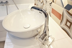 Umywalka Laufen i bateria Grohe