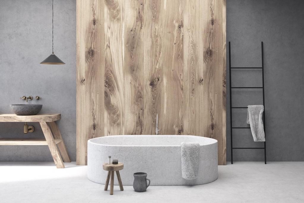 łazienka z efektem betonu, wanna wolnostojąca, drewno